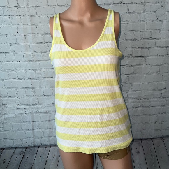 GAP Tops - Gap yellow & white tank top size L
